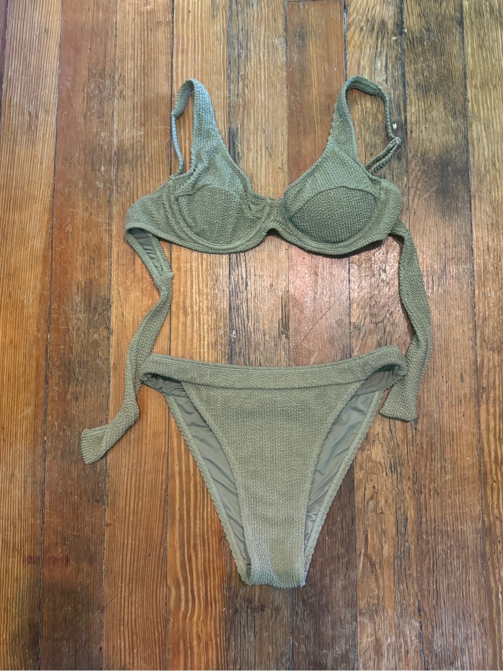 Somerfield swim bikini - S & M
Navagio top - S
Sorrento bottom - M - Picture 7 of 7